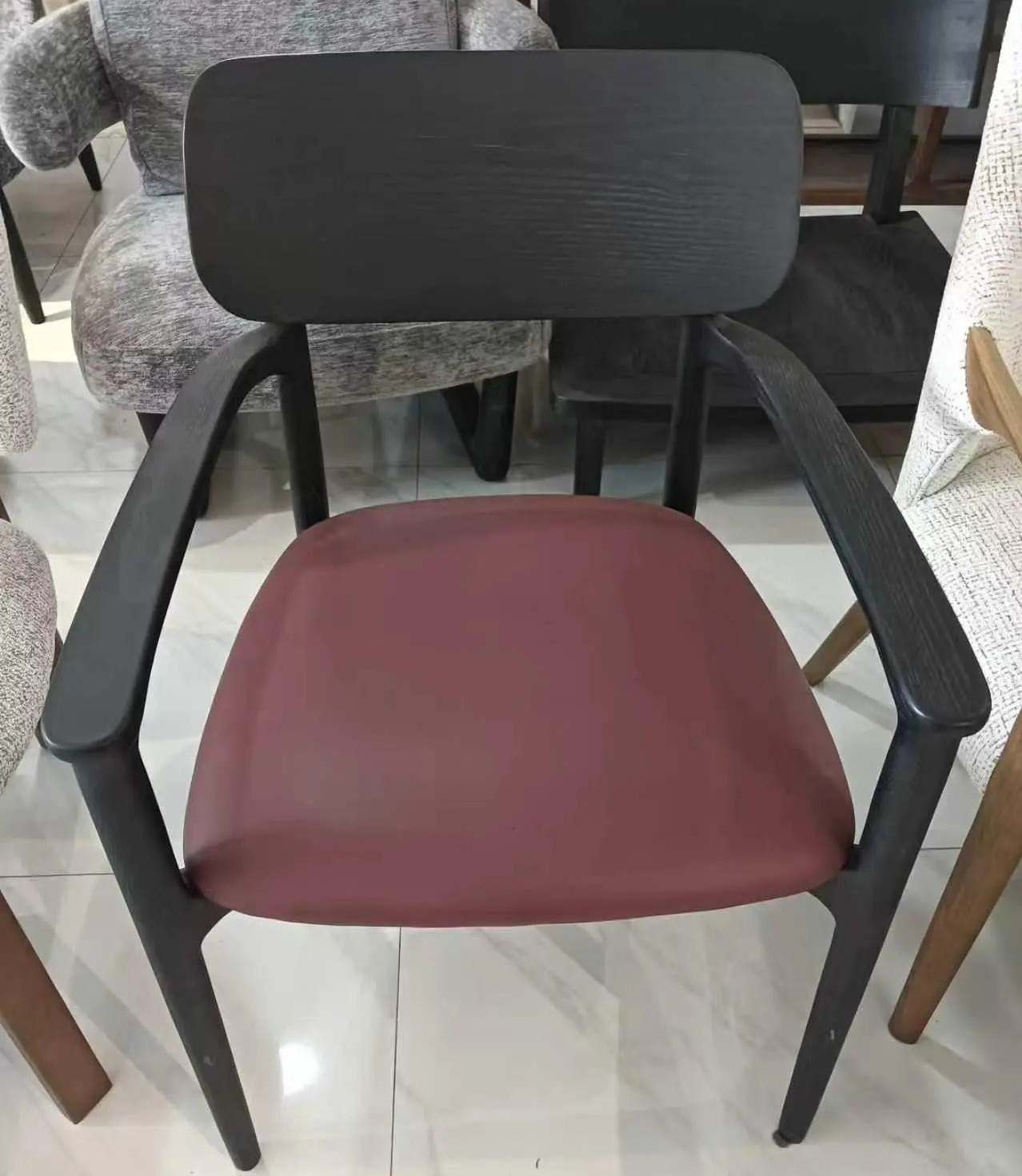 Деревянные стулья для кафе